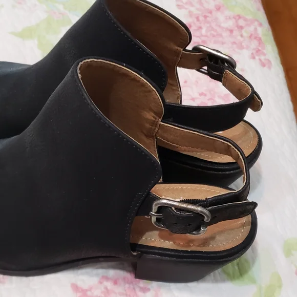 Open toed shoes-Portland Brand size 8.5 - Picture 3 of 3